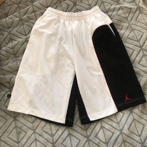 JORDAN mens black and white basketball shorts